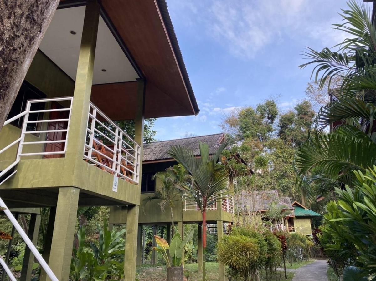 Khao Sok Jungle Huts Resort Khao Sok National Park ภายนอก รูปภาพ