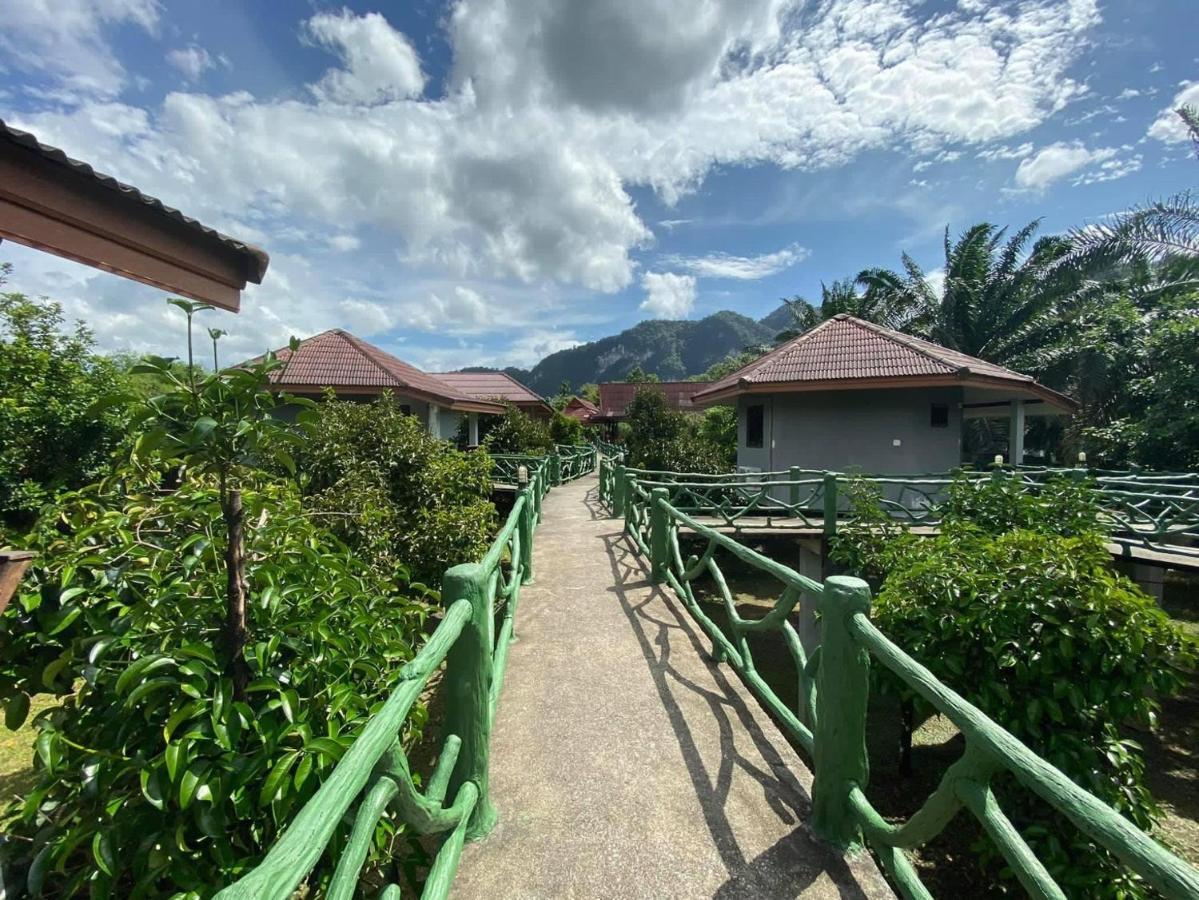 Khao Sok Jungle Huts Resort Khao Sok National Park ภายนอก รูปภาพ