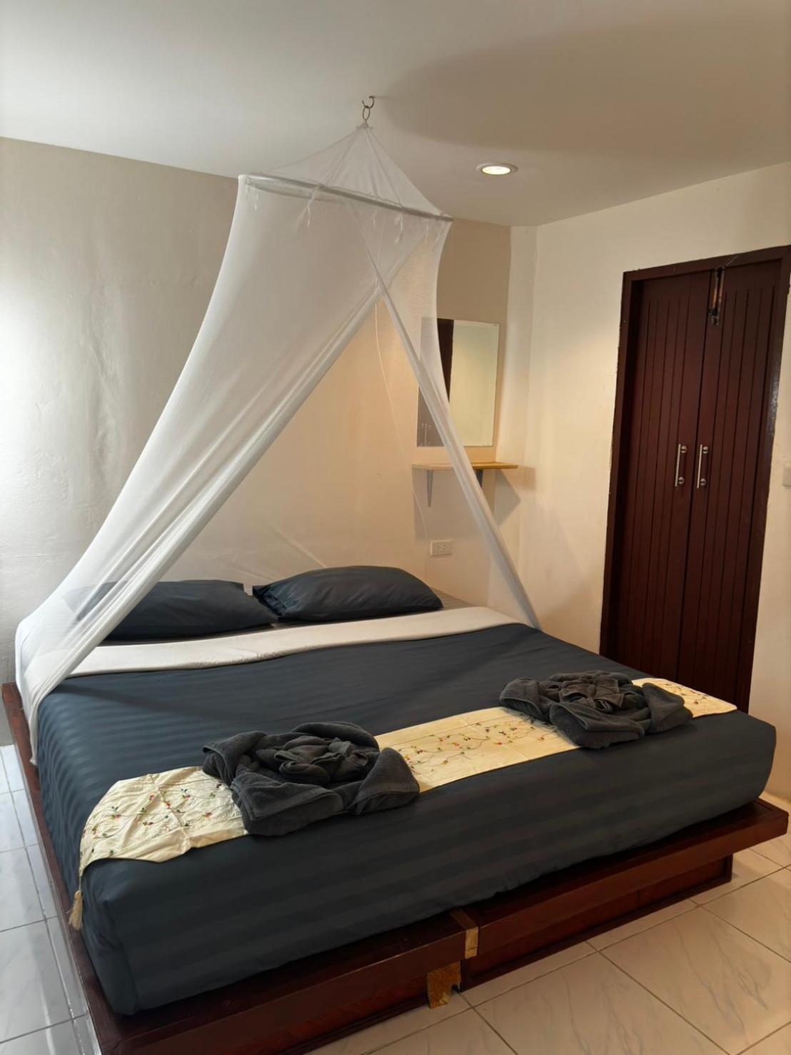Khao Sok Jungle Huts Resort Khao Sok National Park ภายนอก รูปภาพ