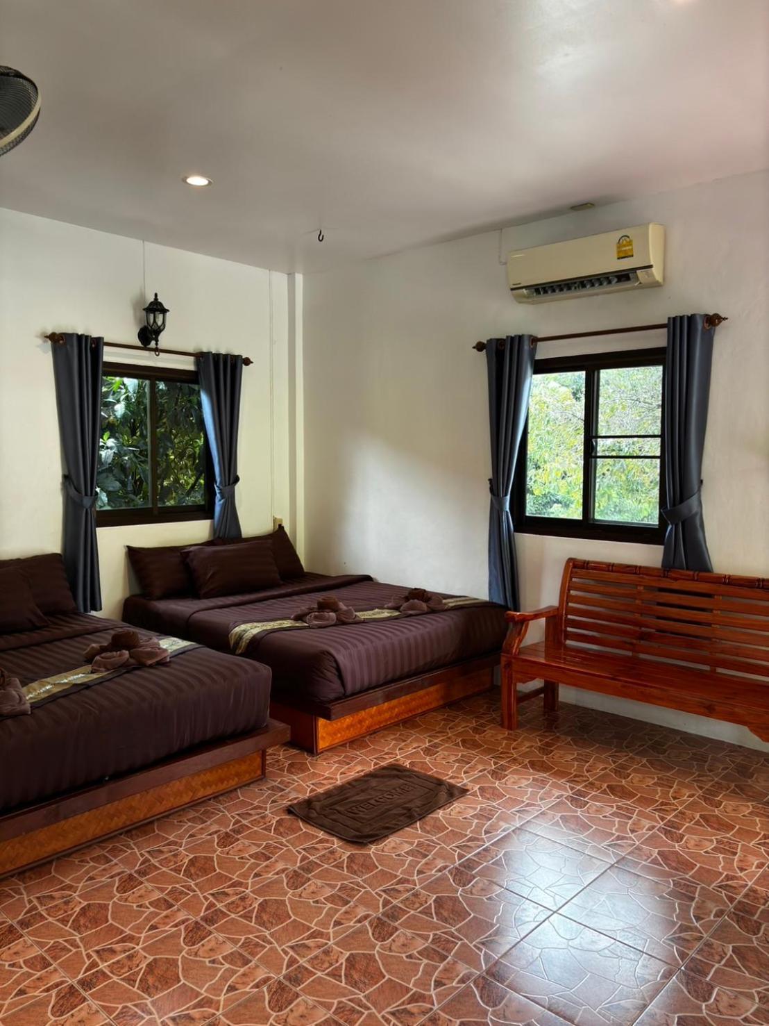 Khao Sok Jungle Huts Resort Khao Sok National Park ภายนอก รูปภาพ