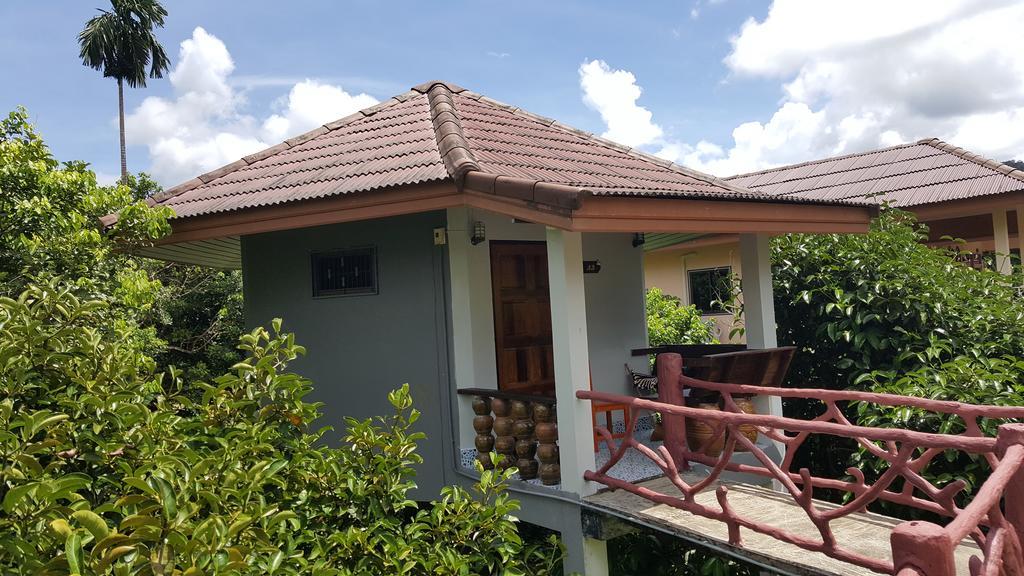 Khao Sok Jungle Huts Resort Khao Sok National Park ภายนอก รูปภาพ